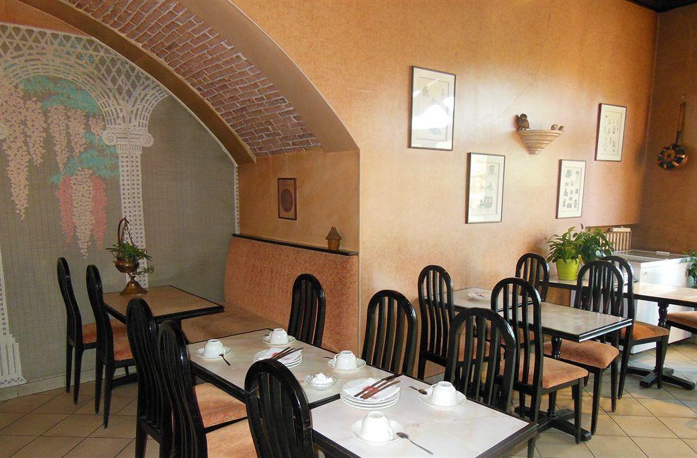 Montmélian Hotel George מראה חיצוני תמונה