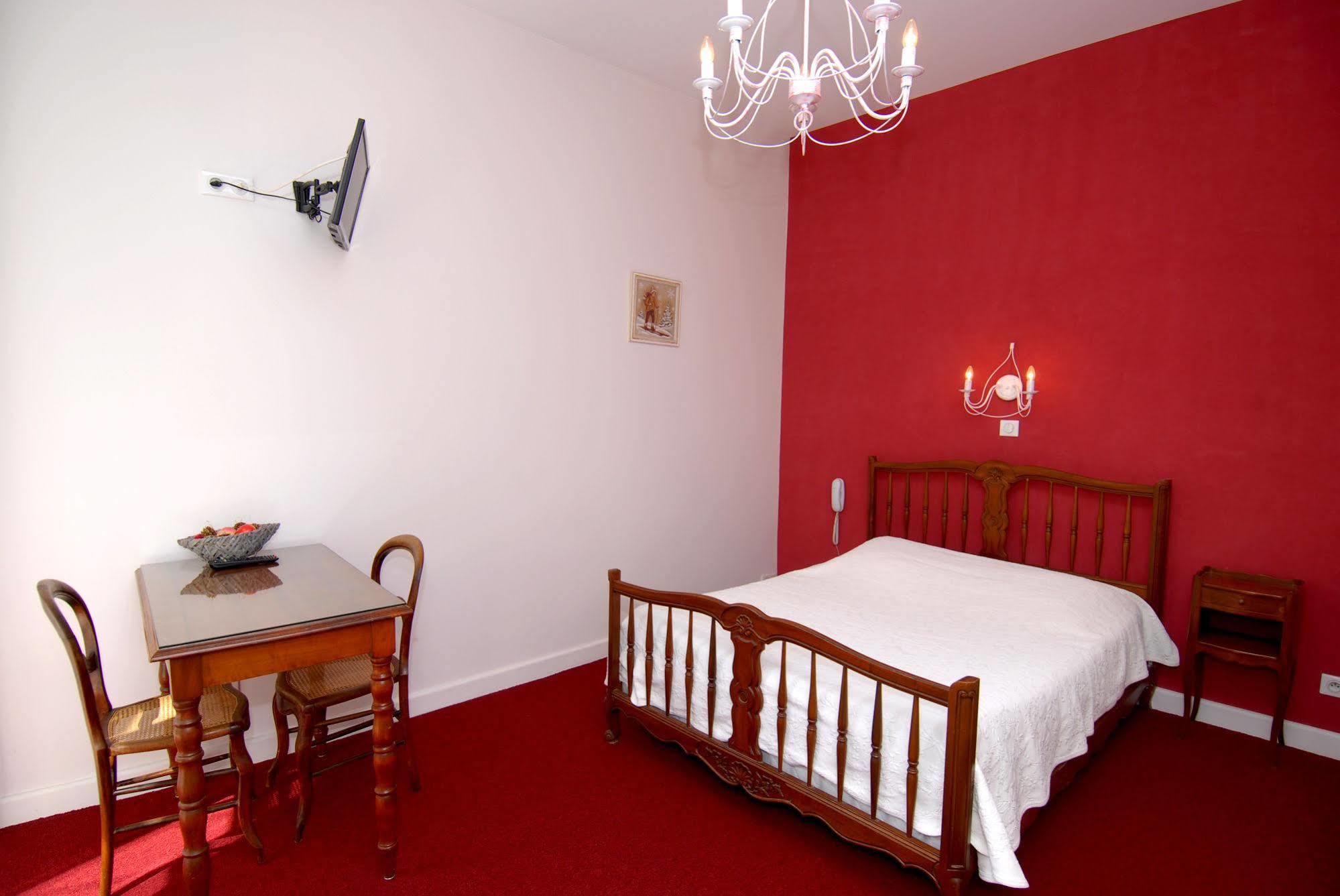 Montmélian Hotel George מראה חיצוני תמונה