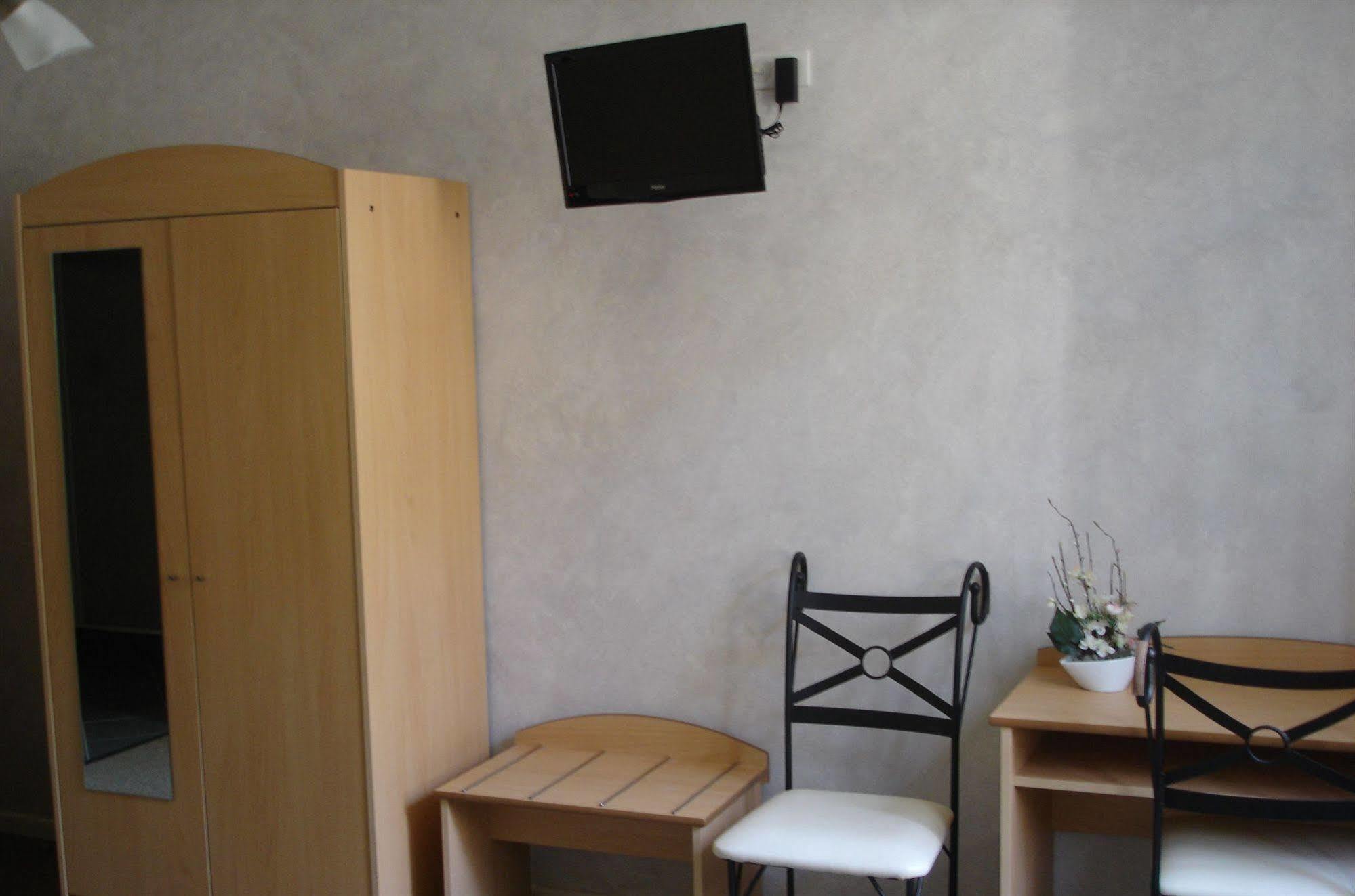 Montmélian Hotel George מראה חיצוני תמונה