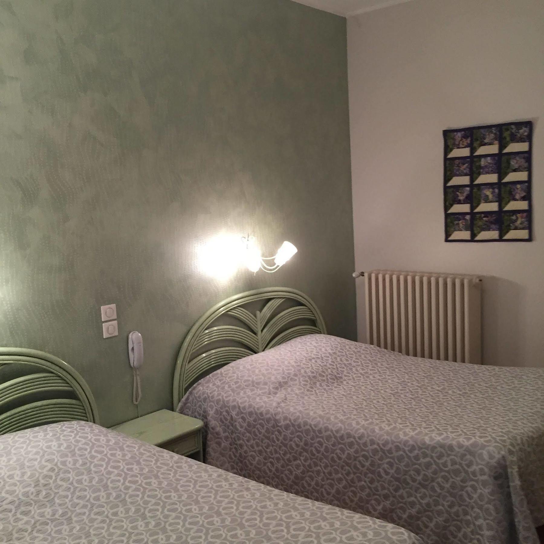 Montmélian Hotel George מראה חיצוני תמונה